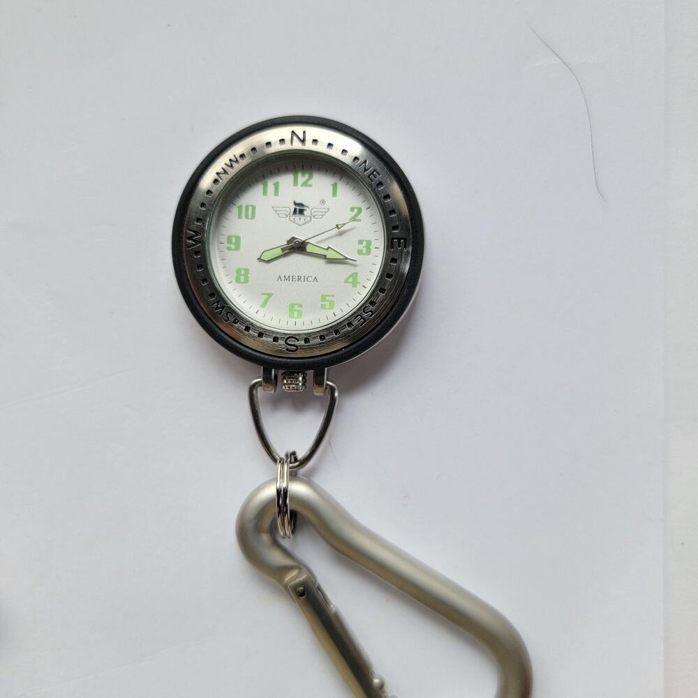 LeeValley Mens Watch White Dial Silver Case Carabiner Clip Travel Aviator Quartz